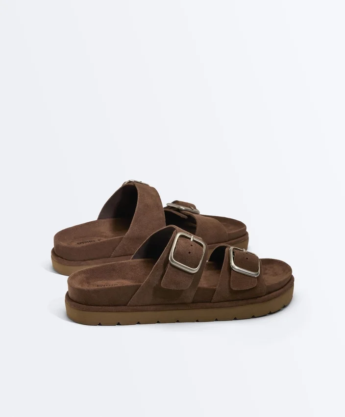 Sandali con plateau in pelle crosta con fibbia Sandali con plateau in pelle crosta con fibbia