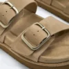 Sandali con plateau in pelle crosta con fibbia