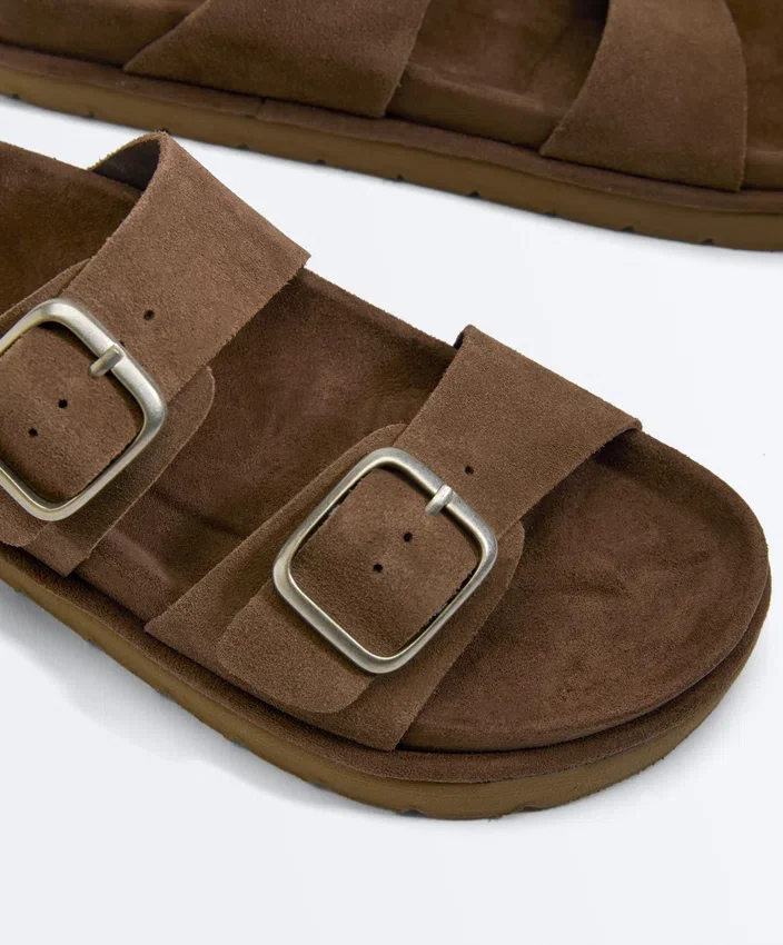 Sandali con plateau in pelle crosta con fibbia Sandali con plateau in pelle crosta con fibbia