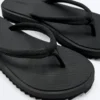 Sandali da spiaggia con cinturini intrecciati