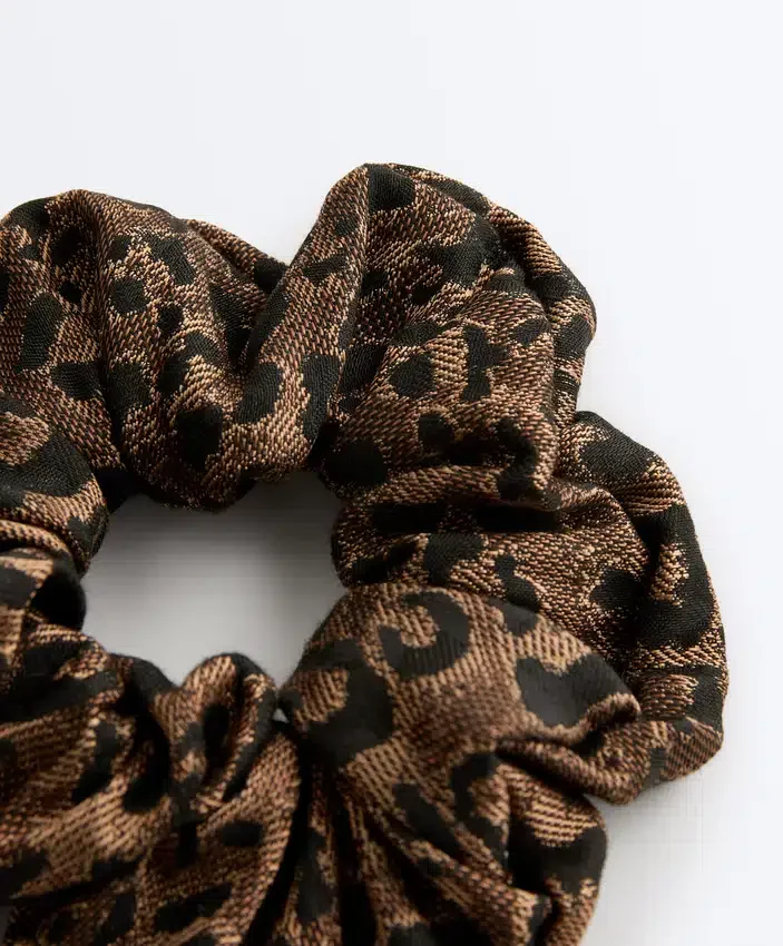 Scrunchie grande in jacquard leopardato Scrunchie grande in jacquard leopardato