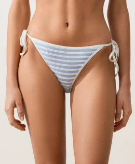 Slip bikini a copertura media a righe testurizzate con lacci