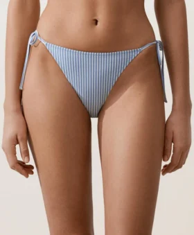 Slip bikini a copertura media a righe testurizzate con lacci
