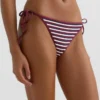 Slip bikini a copertura media a righe testurizzate con lacci