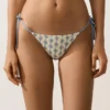 Slip bikini a copertura media con lacci in uncinetto a onde