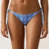 Slip bikini a copertura media con stampa a quadri e lacci