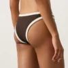 Slip bikini a copertura media con taglio a U e bordi a contrasto