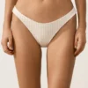 Slip bikini a copertura media con taglio a U e tessuto a bolle