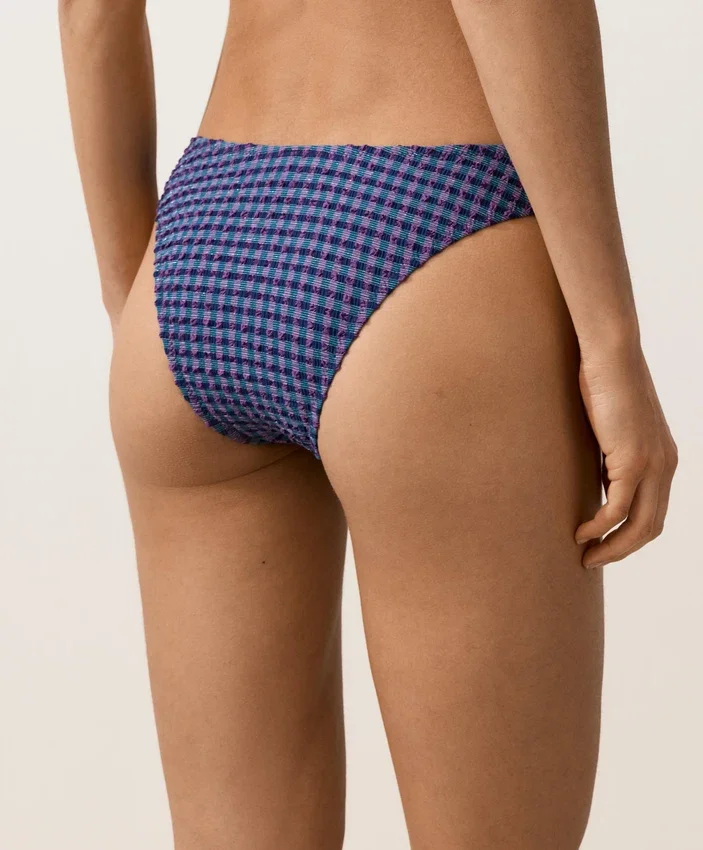 Slip bikini a copertura media con taglio a U in tessuto a quadretti Slip bikini a copertura media con taglio a U in tessuto a quadretti