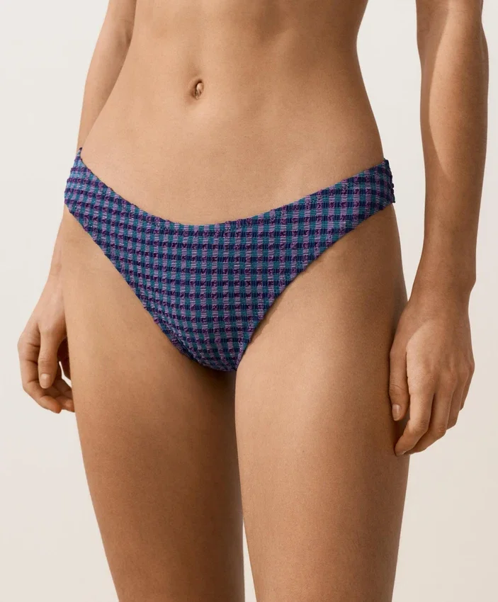 Slip bikini a copertura media con taglio a U in tessuto a quadretti Slip bikini a copertura media con taglio a U in tessuto a quadretti