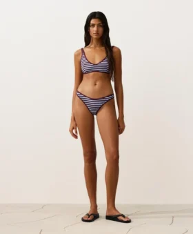 Slip bikini a copertura media con taglio a U in tessuto a righe testurizzato