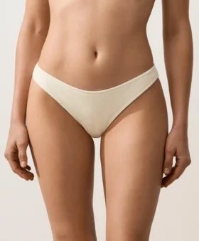 Slip bikini a copertura media con taglio a U in tessuto stropicciato