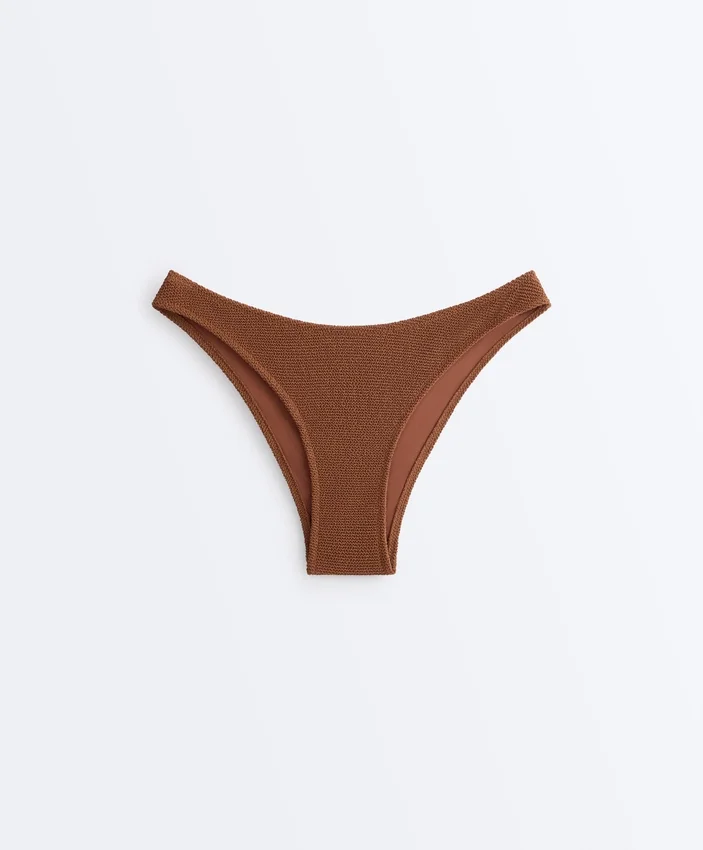 Slip bikini a copertura media con taglio a U in tessuto stropicciato Slip bikini a copertura media con taglio a U in tessuto stropicciato