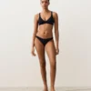 Slip bikini a copertura media in piqué con taglio a U Slip bikini a copertura media in piqué con taglio a U