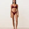 Slip bikini brasiliano in jacquard a quadretti mini con taglio a U Slip bikini brasiliano in jacquard a quadretti mini con taglio a U