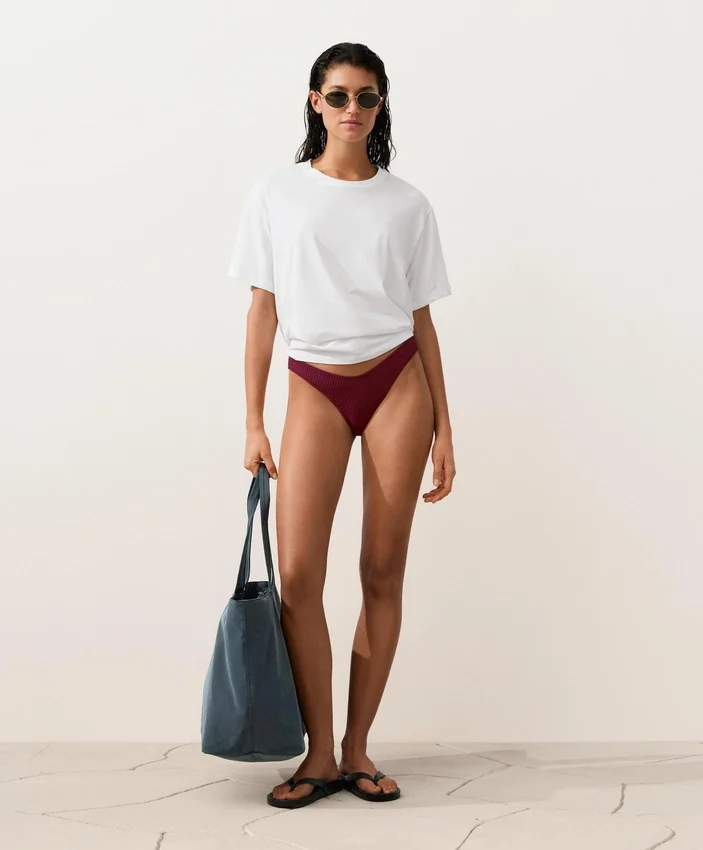 Slip bikini brasiliano in jacquard a quadretti mini con taglio a U Slip bikini brasiliano in jacquard a quadretti mini con taglio a U