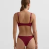 Slip bikini brasiliano in jacquard a quadretti mini con taglio a U Slip bikini brasiliano in jacquard a quadretti mini con taglio a U