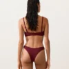 Slip bikini brasiliano in jacquard a quadretti mini con taglio a U Slip bikini brasiliano in jacquard a quadretti mini con taglio a U