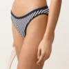 Slip bikini classico a righe testurizzate
