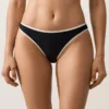 Slip bikini classico con bordi a contrasto Slip bikini classico con bordi a contrasto