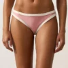 Slip bikini classico con bordi a contrasto Slip bikini classico con bordi a contrasto
