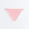 Slip bikini classico con bordi a contrasto Slip bikini classico con bordi a contrasto