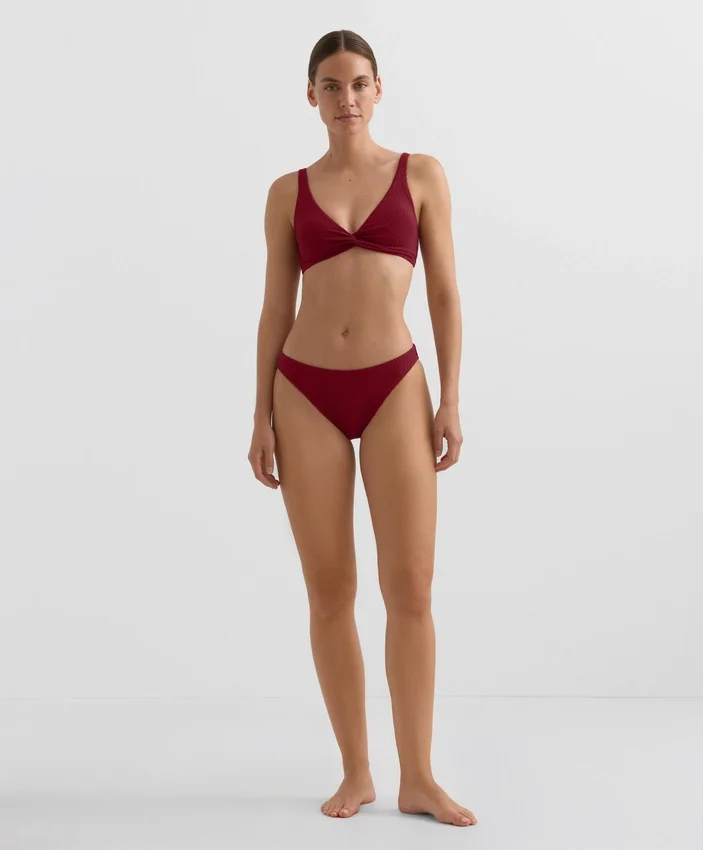 Slip bikini classico in jacquard a mini quadri Slip bikini classico in jacquard a mini quadri