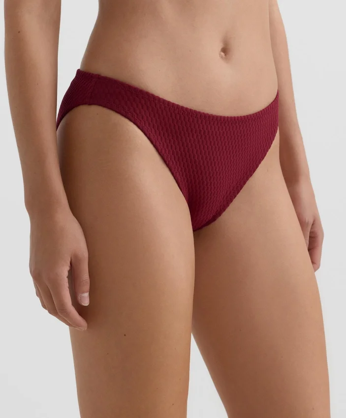 Slip bikini classico in jacquard a mini quadri Slip bikini classico in jacquard a mini quadri