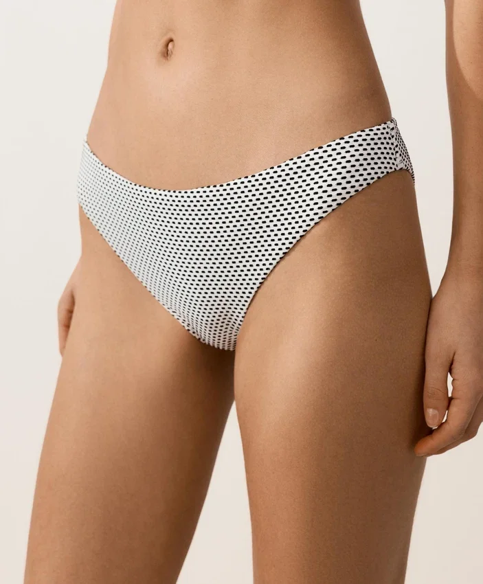 Slip bikini classico in jacquard a pois Slip bikini classico in jacquard a pois