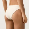 Slip bikini classico in maglia all’uncinetto con texture a bolle Slip bikini classico in maglia all’uncinetto con texture a bolle