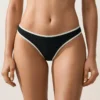 Slip bikini perizoma con taglio a U e bordi a contrasto Slip bikini perizoma con taglio a U e bordi a contrasto