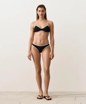 Slip bikini perizoma con taglio a U e bordi a contrasto