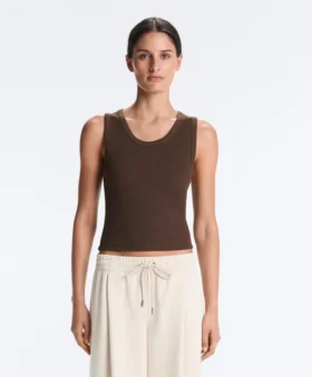T-shirt a costine con spalline larghe, in cotone e modal