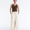T-shirt a costine con spalline larghe, in cotone e modal T-shirt a costine con spalline larghe, in cotone e modal