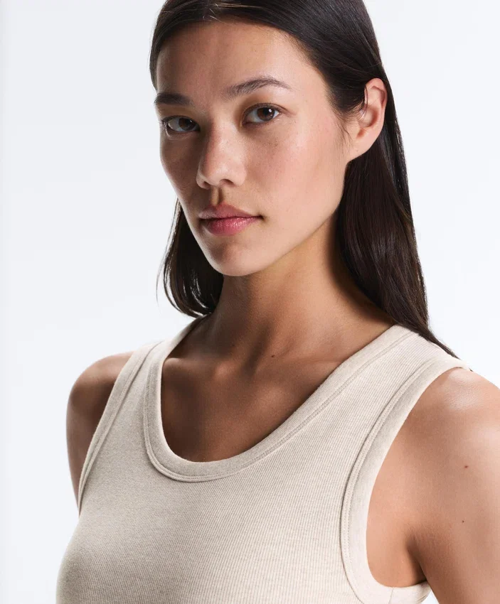 T-shirt a costine con spalline larghe, in cotone e modal T-shirt a costine con spalline larghe, in cotone e modal