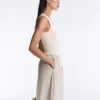 T-shirt a costine con spalline larghe, in cotone e modal T-shirt a costine con spalline larghe, in cotone e modal