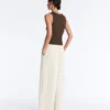 T-shirt a costine con spalline larghe, in cotone e modal T-shirt a costine con spalline larghe, in cotone e modal