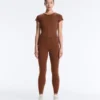 T-shirt a maniche corte con zip T-shirt a maniche corte con zip