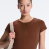 T-shirt a maniche corte con zip T-shirt a maniche corte con zip