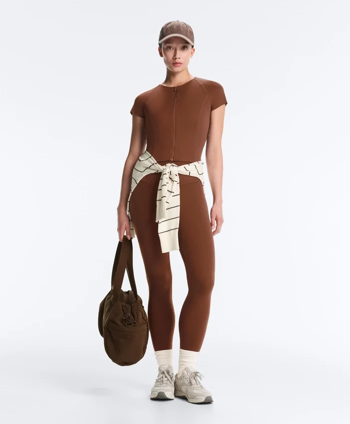 T-shirt a maniche corte con zip T-shirt a maniche corte con zip