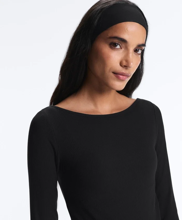 T-shirt a scollo a barchetta in misto modal a costine T-shirt a scollo a barchetta in misto modal a costine