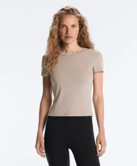 T-shirt aderente a maniche corte in modal a costine