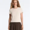 T-shirt aderente a maniche corte in modal a costine T-shirt aderente a maniche corte in modal a costine