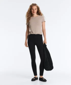 T-shirt aderente a maniche corte in modal a costine