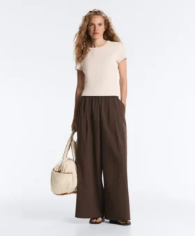 T-shirt aderente a maniche corte in modal a costine