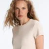 T-shirt aderente a maniche corte in modal a costine T-shirt aderente a maniche corte in modal a costine