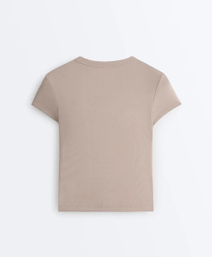 T-shirt aderente a maniche corte in modal a costine T-shirt aderente a maniche corte in modal a costine