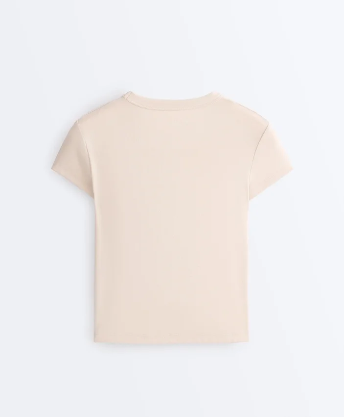 T-shirt aderente a maniche corte in modal a costine T-shirt aderente a maniche corte in modal a costine
