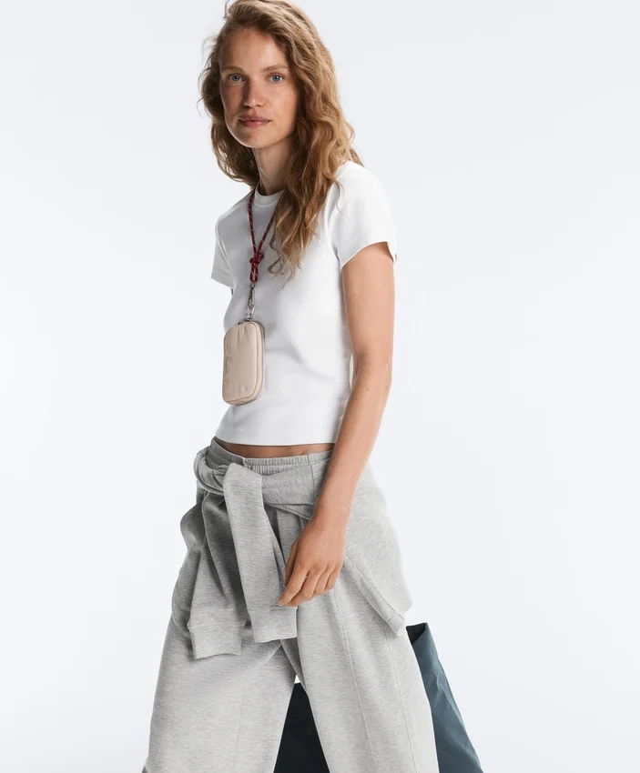 T-shirt aderente a maniche corte in tessuto a costine misto cotone T-shirt aderente a maniche corte in tessuto a costine misto cotone