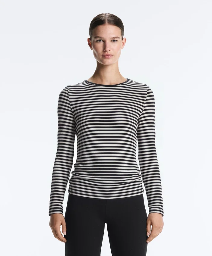 T-shirt aderente a maniche lunghe a righe T-shirt aderente a maniche lunghe a righe